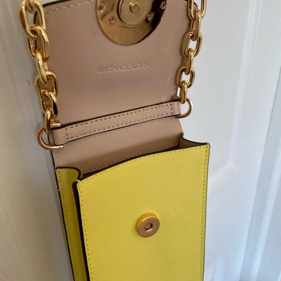 MICHAEL KORS
Carmen Small Color-Block Faux Leather Phone Crossbody Bag - Picture 6 of 9